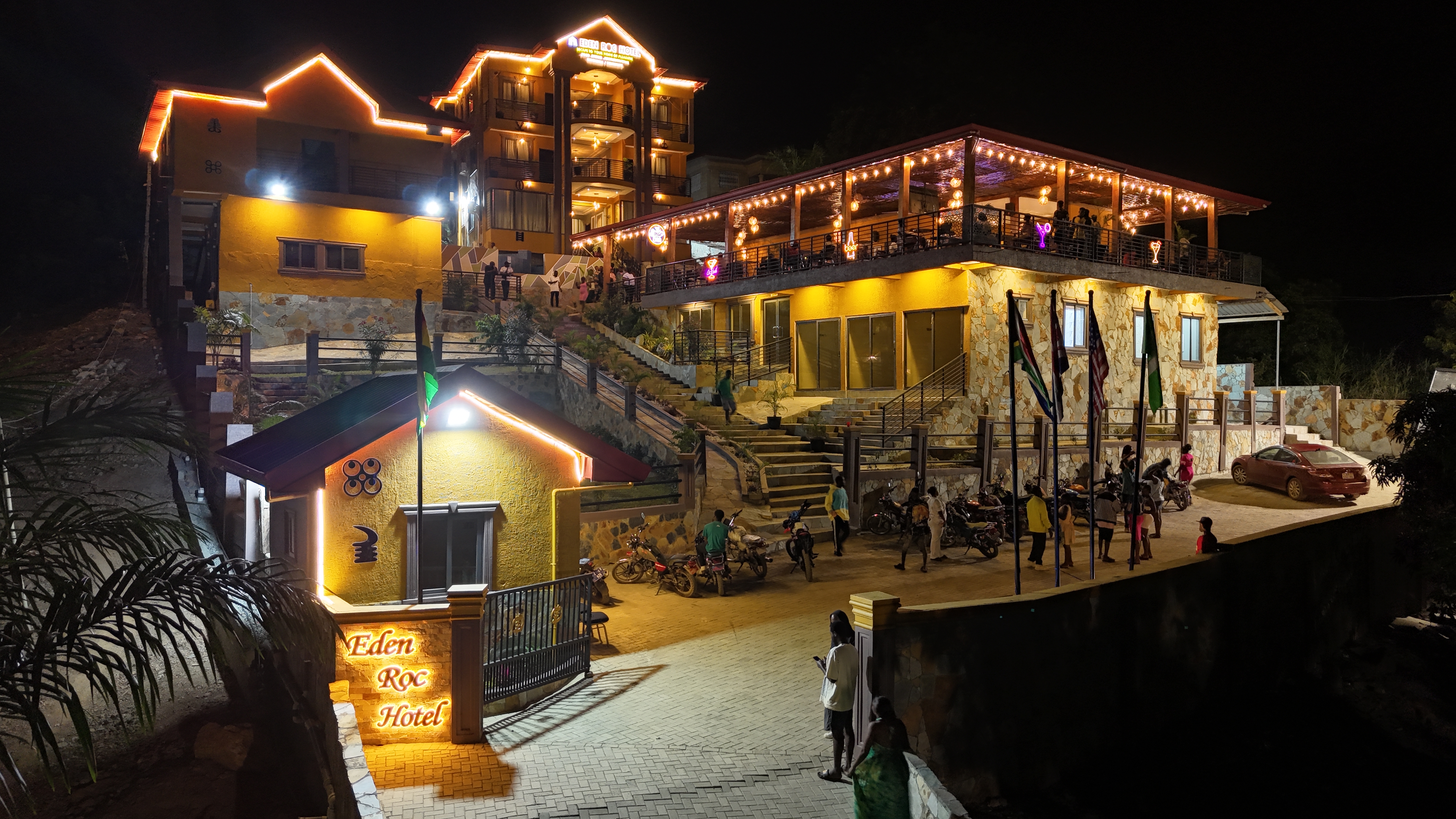 Eden Roc Hotel Entrance — entrance view